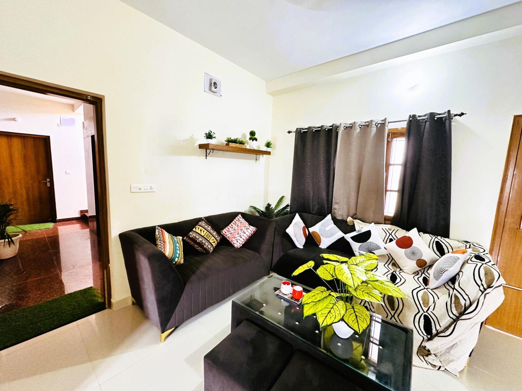Zoomstay - 3Bhk Apartments Варанаси Экстерьер фото