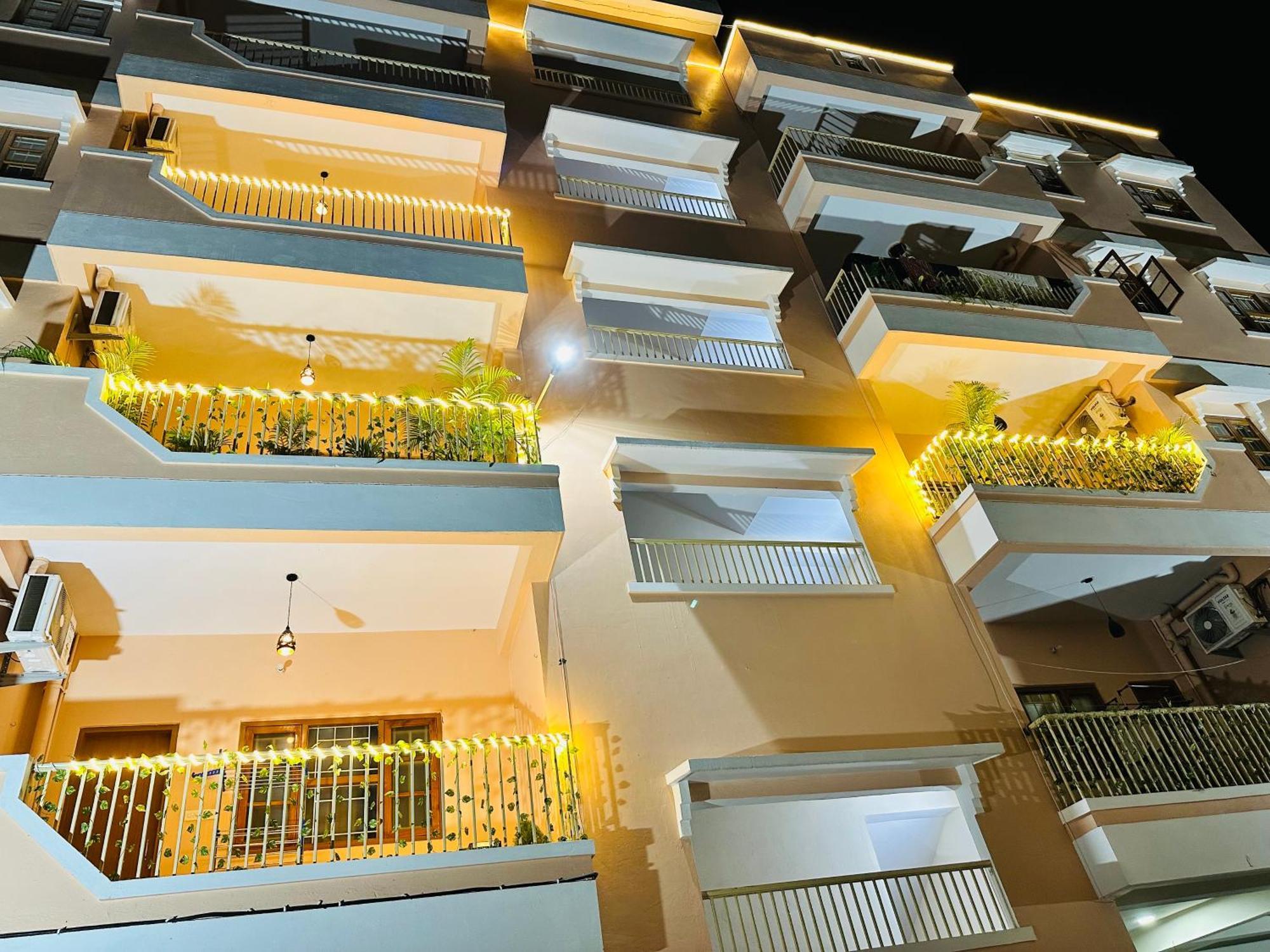 Zoomstay - 3Bhk Apartments Варанаси Экстерьер фото