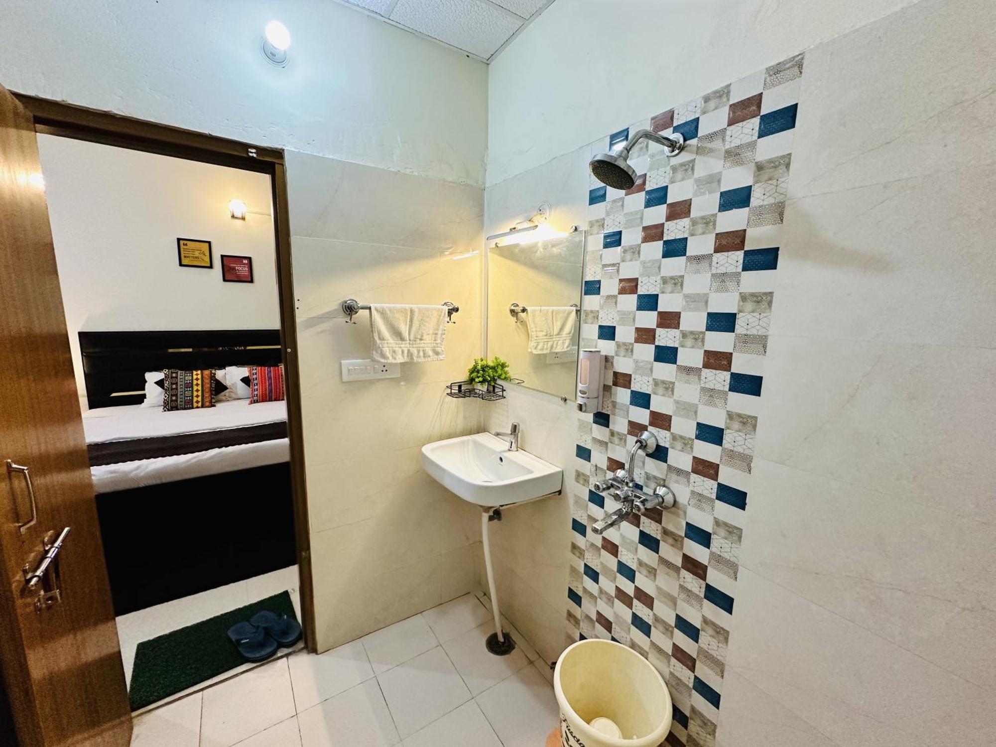 Zoomstay - 3Bhk Apartments Варанаси Экстерьер фото