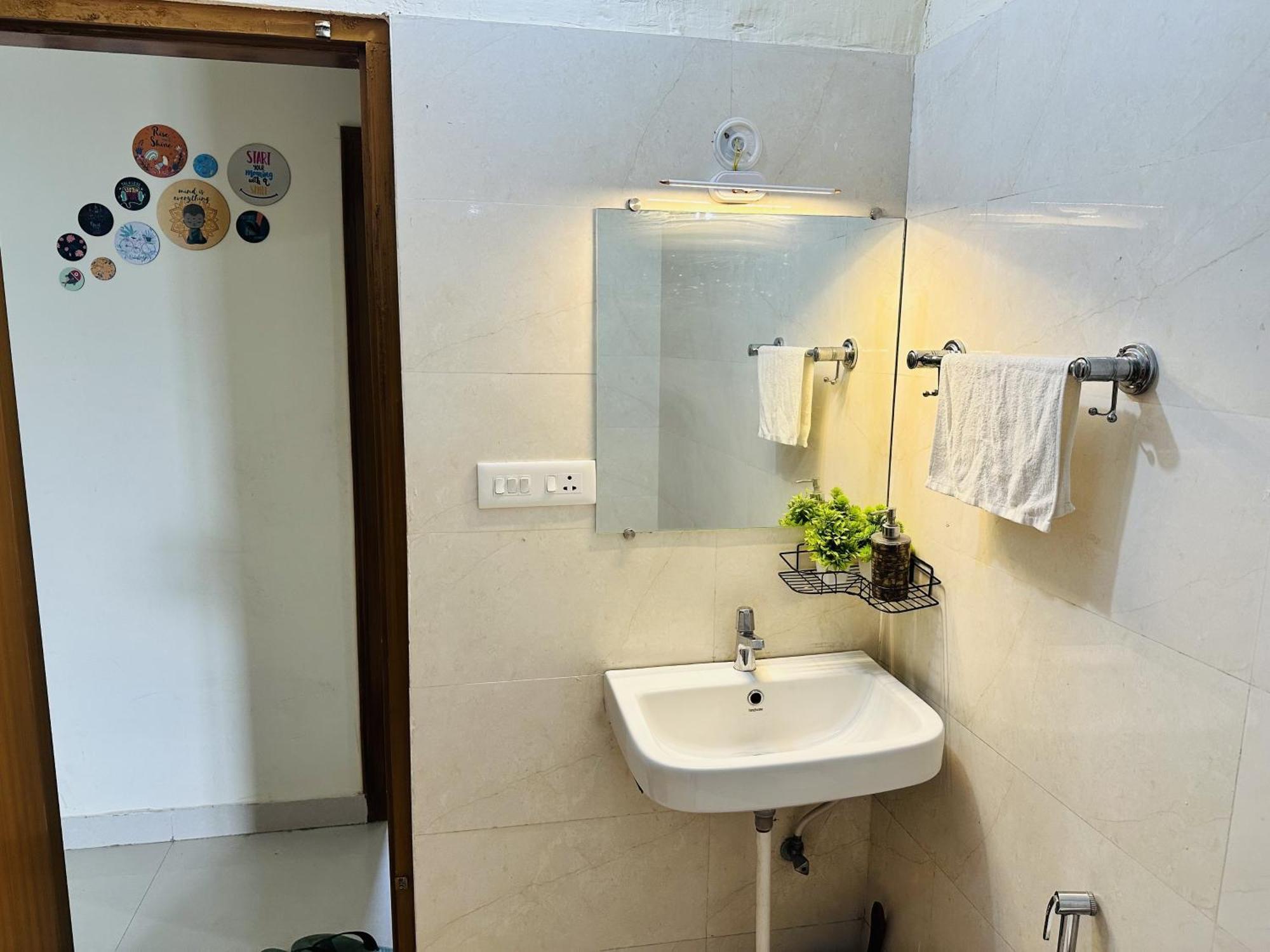 Zoomstay - 3Bhk Apartments Варанаси Экстерьер фото