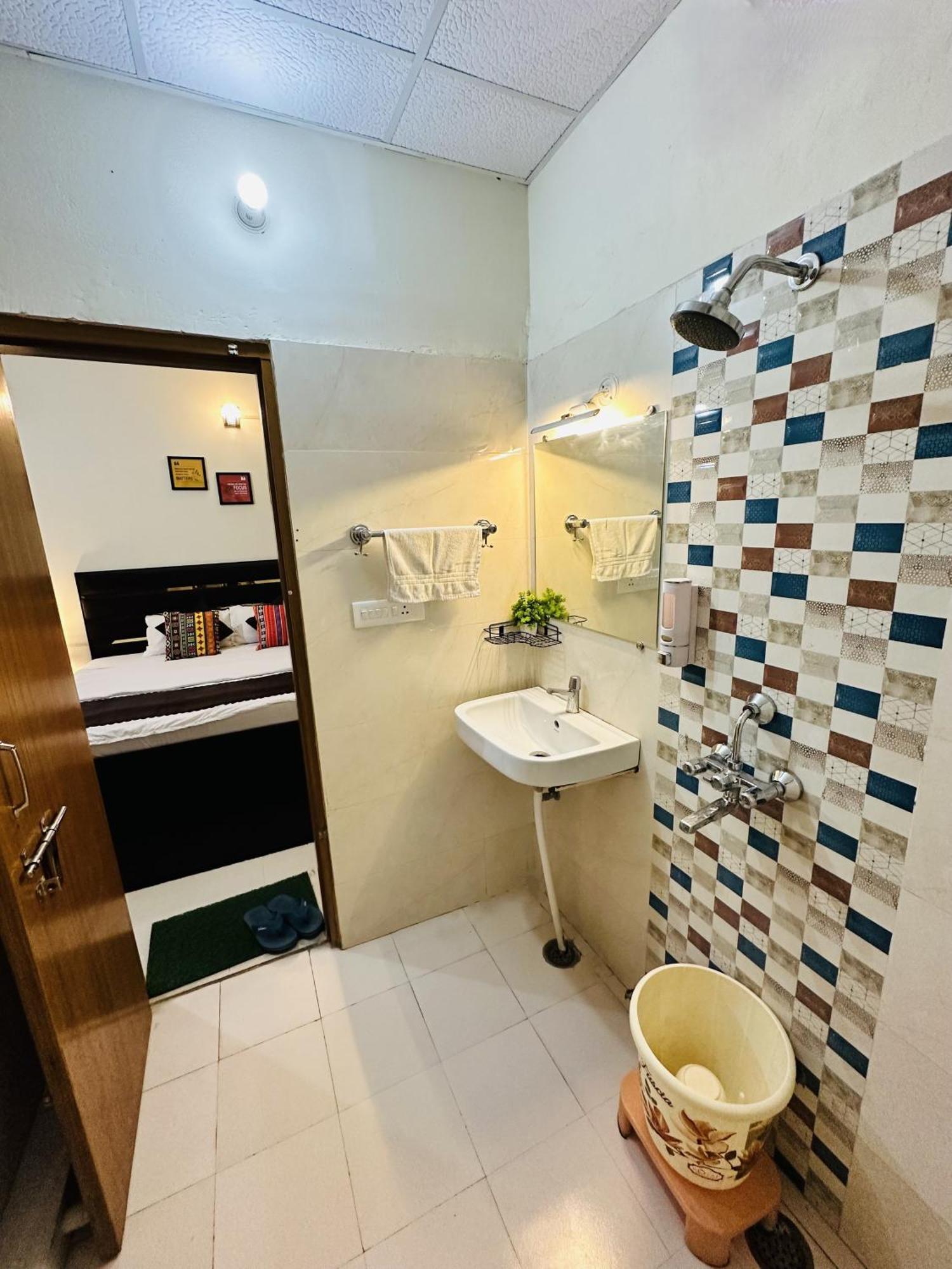 Zoomstay - 3Bhk Apartments Варанаси Экстерьер фото