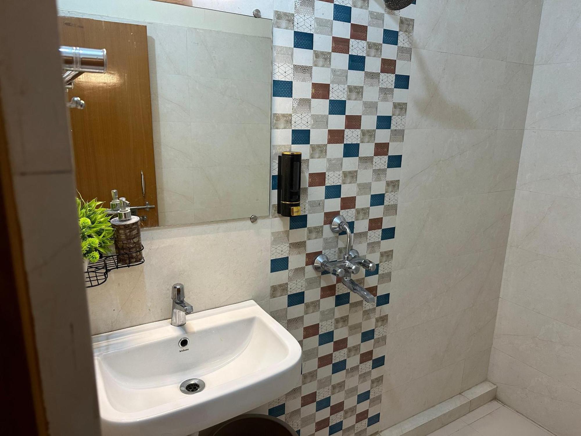 Zoomstay - 3Bhk Apartments Варанаси Экстерьер фото