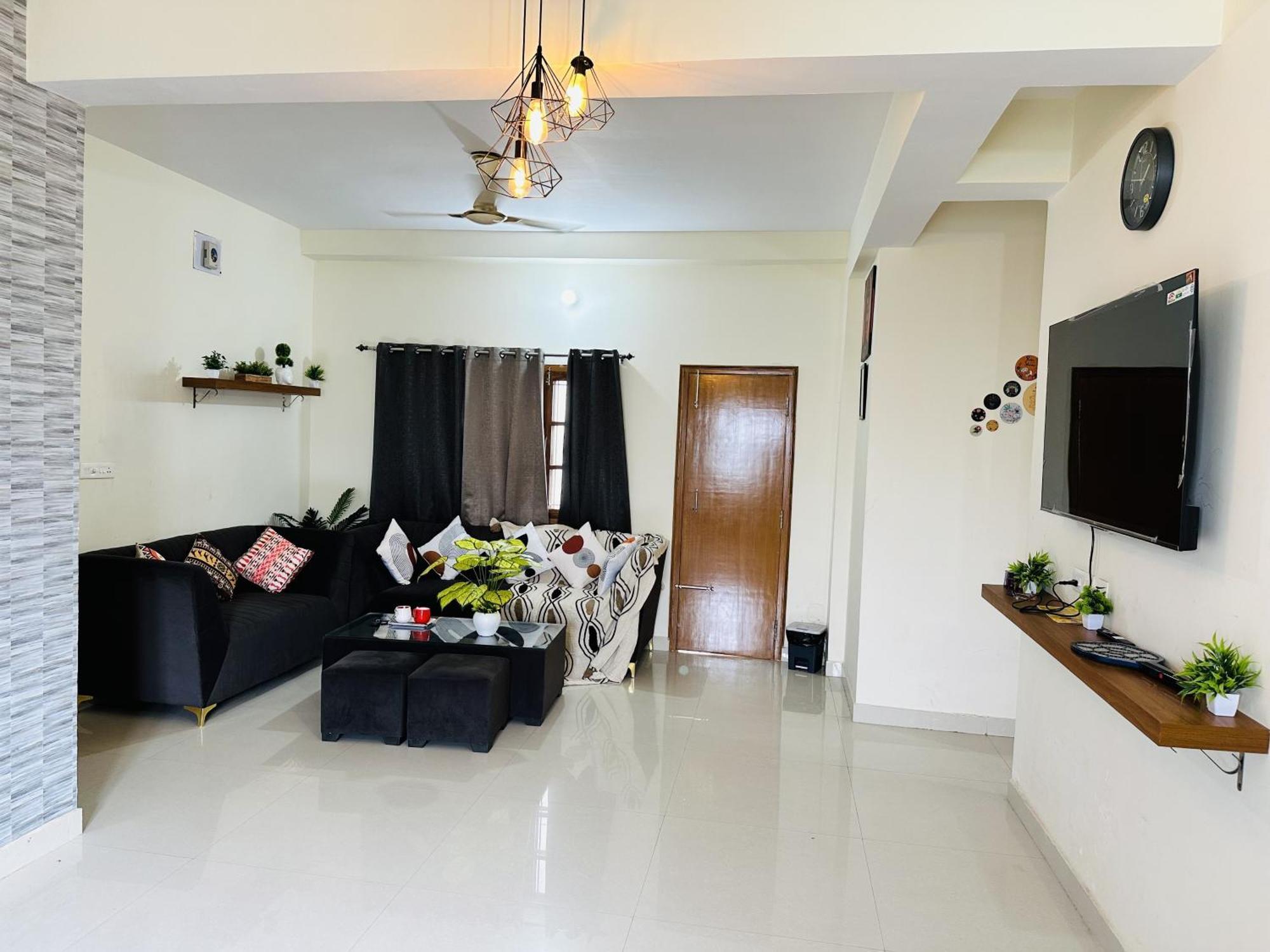 Zoomstay - 3Bhk Apartments Варанаси Экстерьер фото